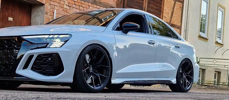 Grau Gebraucht 2023 Audi RS3 Ambiente Kleinwagen | 58.500 € (Guter Preis) - Bild 1/4