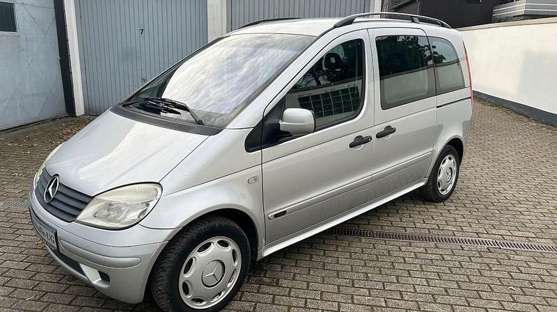 Silber Gebraucht 2005 Mercedes Vaneo Van / Kleinbus | 1.990 € (Fairer Preis) - Bild 1/4