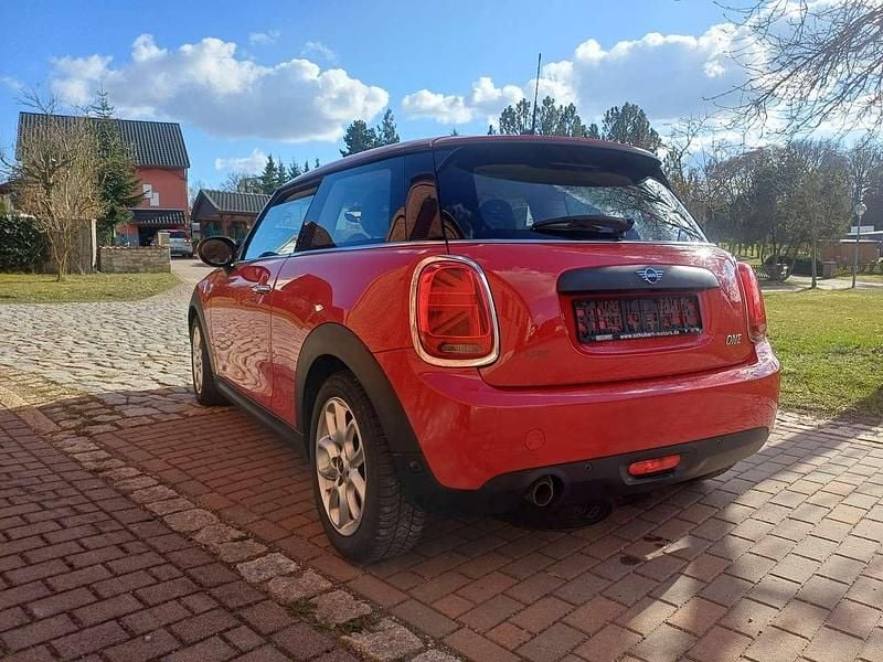 Gebraucht Mini ONE 102 PS (75 kW) 2018 Rot Kleinwagen
