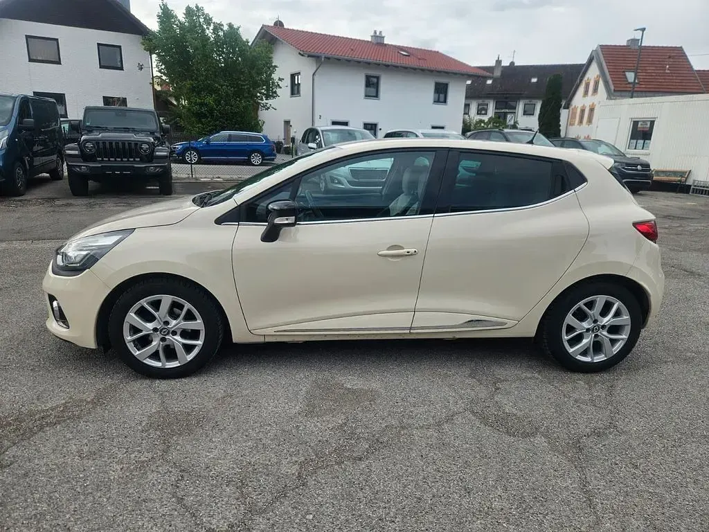 Gebraucht Renault Clio IV Initiale Paris 120 PS (88 kW) 2016 Braun Limousine