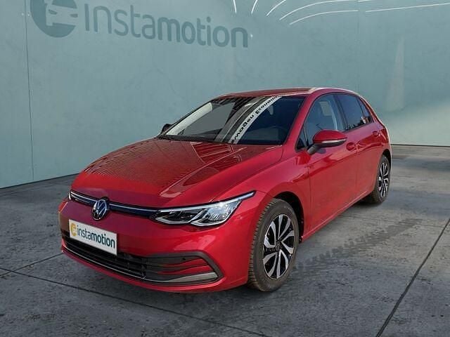Gebraucht VW Golf VIII Active 131 PS (96 kW) 2022 Rot Limousine