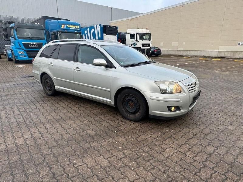 Gebraucht Toyota Avensis Sol 129 PS (94 kW) 2008 Grau Kombi