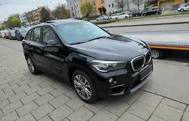 Używany BMW X1 Advantage 190 KM (139 kW) 2017 Czarny SUV