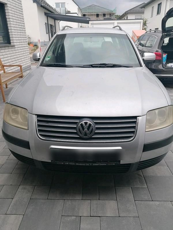 Silber Gebraucht 2001 VW Passat Kombi | 999 € (Guter Preis) - Bild 1/4