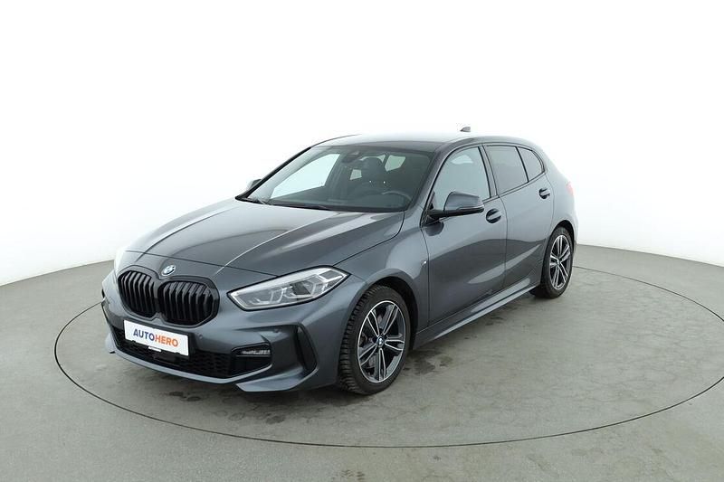 Grau Gebraucht 2021 BMW 120 M Sport Kleinwagen | 23.600 € (Guter Preis) - Bild 1/3