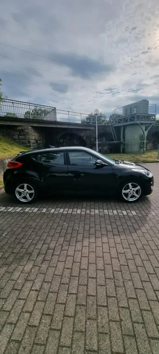 Gebraucht Hyundai Veloster 140 PS (102 kW) 2011 Schwarz Kleinwagen