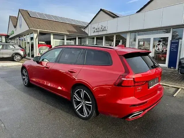 Gebraucht Volvo V60 R-Design 349 PS (256 kW) 2021 Rot Kombi