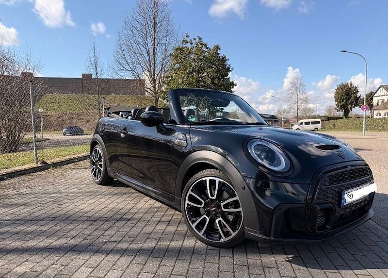 Gebraucht Mini Cooper S Cabriolet 178 PS (130 kW) 2024 Schwarz Cabrio