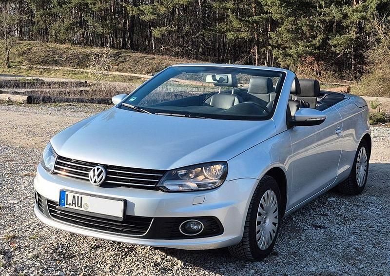Second-hand VW Eos 122 CP (89 kW) 2011 Argintiu Cabrio