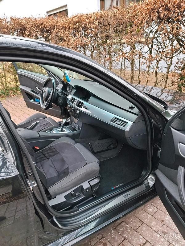 Używany BMW 530 235 KM (172 kW) 2008 Czarny Kombi