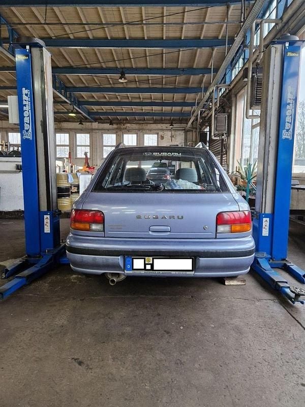 Gebraucht Subaru Impreza 103 PS (75 kW) 1993 Blau Kombi