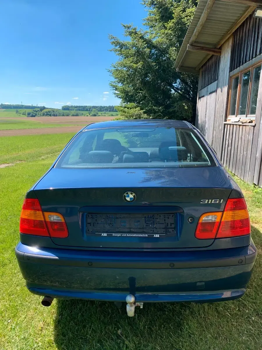 Gebraucht BMW 316 115 PS (84 kW) 2004 Blau Limousine