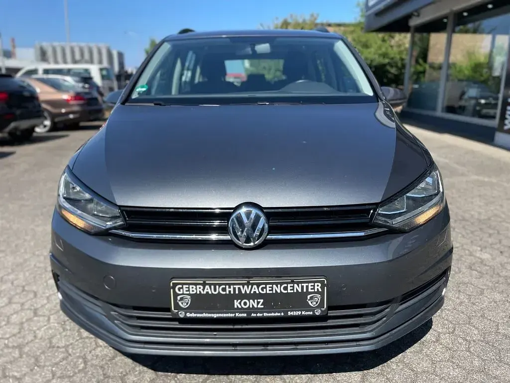 Gebraucht VW Touran Comfortline 150 PS (110 kW) 2020 Grau Van / Kleinbus