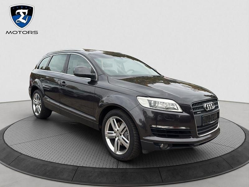 Grau Gebraucht 2008 Audi Q7 Comfort SUV | 9.999 € (Guter Preis) - Bild 1/4
