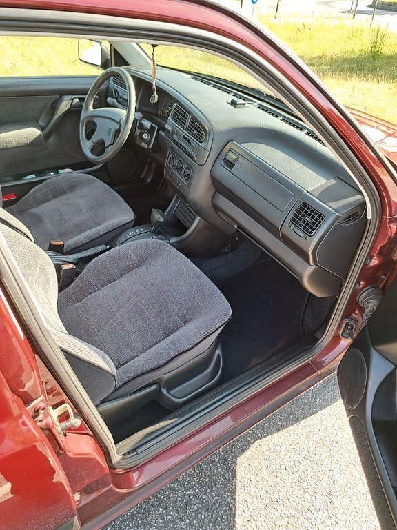 Gebraucht VW Vento 90 PS (66 kW) 1993 Rot Limousine