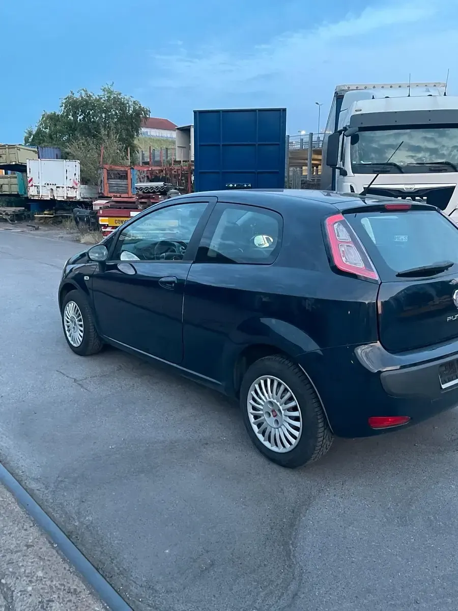 Gebraucht Fiat Punto Evo 69 PS (50 kW) 2012 Grau Kleinwagen