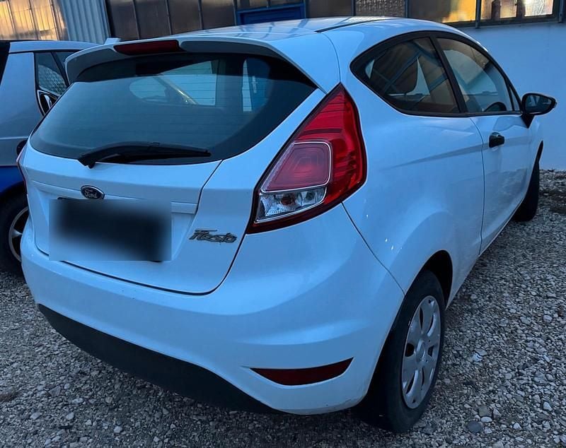 Gebraucht Ford Fiesta 60 PS (44 kW) 2017 Weiß Kleinwagen