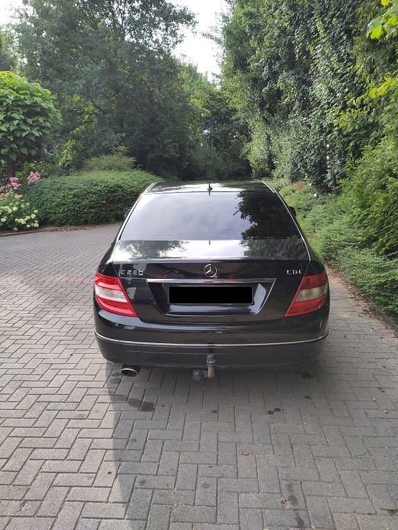 Gebraucht Mercedes C220 Elegance 170 PS (125 kW) 2008 Schwarz Limousine