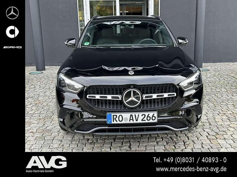 Gebraucht Mercedes GLA200 Progressive 163 PS (119 kW) 2025 Unilack nachtschwarz SUV