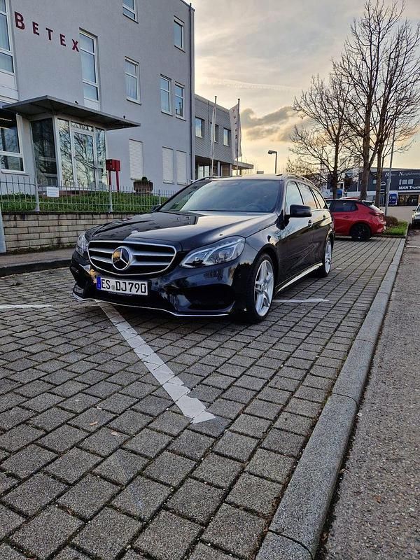 Schwarz Gebraucht 2015 Mercedes E400 Avantgarde Kombi | 22.000 € (Fairer Preis) - Bild 1/4