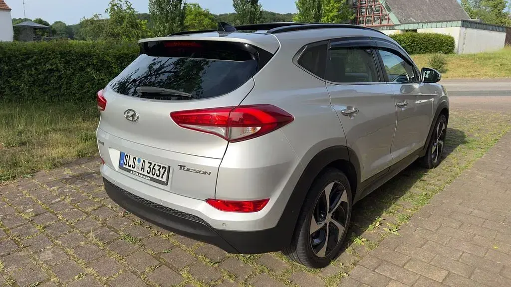 Gebraucht Hyundai Tucson Premium 141 PS (103 kW) 2017 Silber SUV