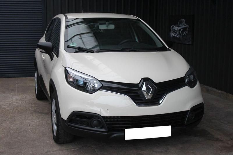 Beige Gebraucht 2017 Renault Captur SUV | 8.690 € - Bild 1/4