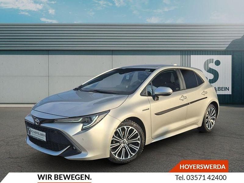 Gebraucht Toyota Corolla Club 122 PS (89 kW) 2019 Cosmicsilber metallic Limousine