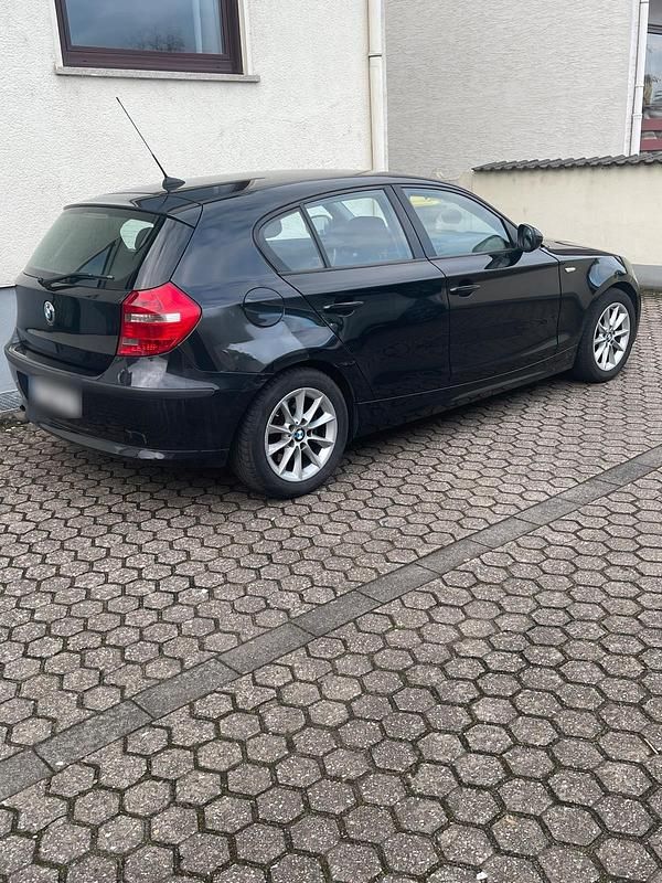Gebraucht BMW 118 143 PS (105 kW) 2009 Schwarz Kleinwagen