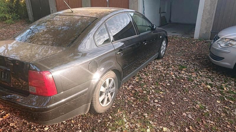 Gebraucht VW Passat 110 PS (80 kW) 1997 Schwarz Limousine