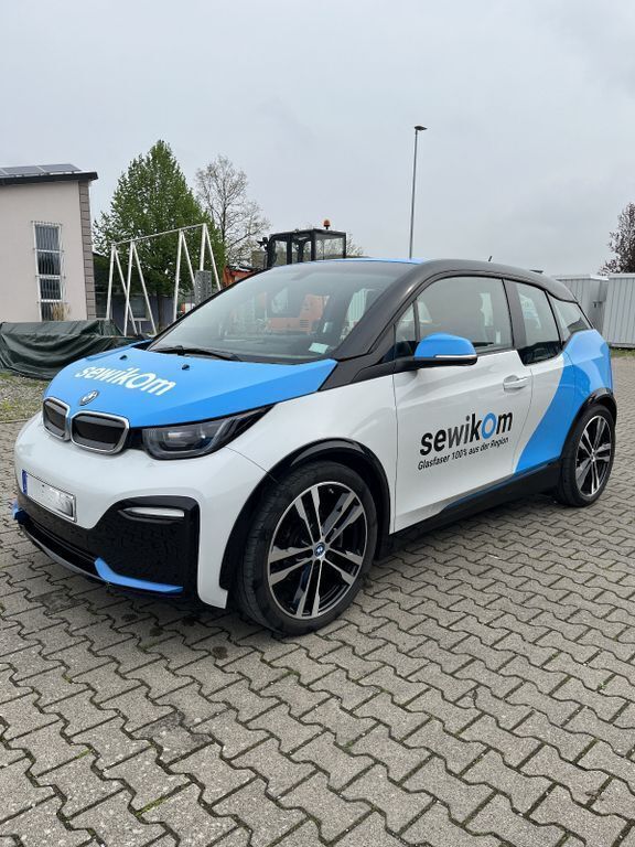 Weiß Gebraucht 2022 BMW i3 Kleinwagen | 20.100 € (Guter Preis) - Bild 1/4