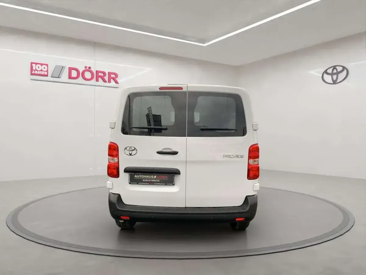Gebraucht Toyota Proace 144 PS (105 kW) 2024 Other Van / Kleinbus