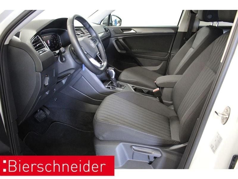 Gebraucht VW Tiguan Allspace Life 150 PS (110 kW) 2024 Weiss SUV