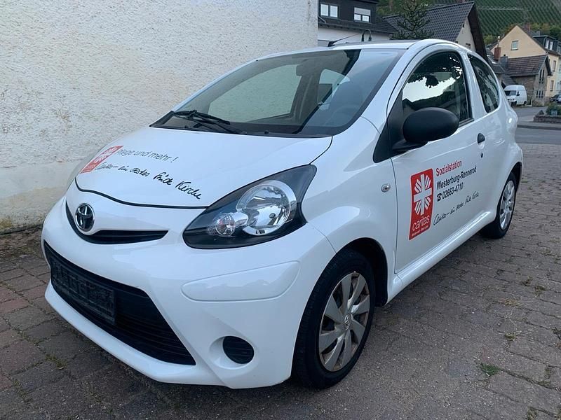 Weiß Gebraucht 2012 Toyota Aygo Kleinwagen | 2.700 € (Guter Preis) - Bild 1/4