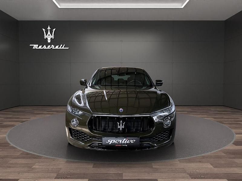 Gebraucht Maserati Levante 275 PS (202 kW) 2017 Recon green SUV