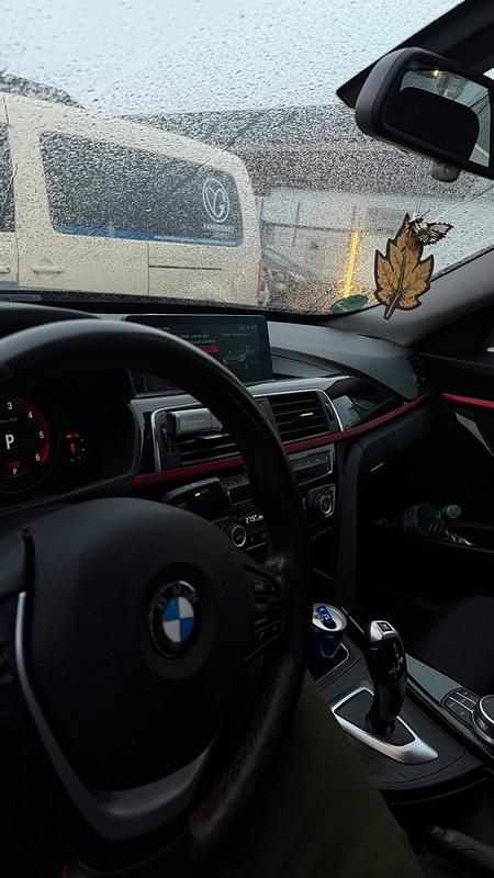 Gebraucht BMW 320 190 PS (139 kW) 2019 Schwarz Limousine