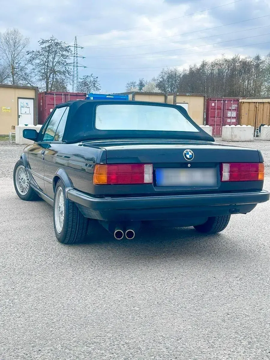 Gebraucht BMW 320 Cabriolet M Sport 129 PS (94 kW) 1989 Schwarz Cabrio