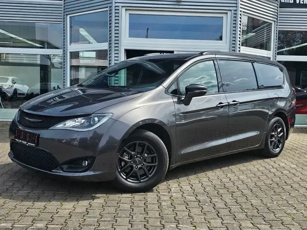 Second-hand Chrysler Pacifica 291 CP (214 kW) 2020 Gri Monovolum