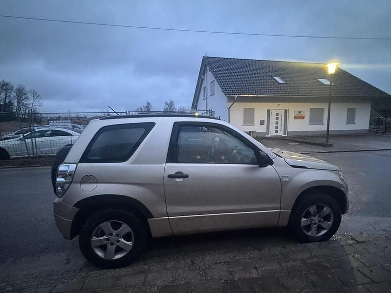 Gebraucht Suzuki Grand Vitara Club 106 PS (77 kW) 2006 Beige SUV