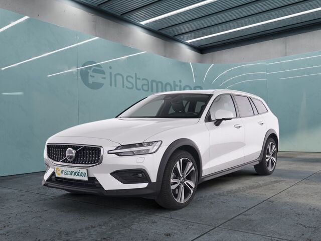 Gebraucht Volvo V60 CC Plus 197 PS (144 kW) 2023 Weiß Kombi