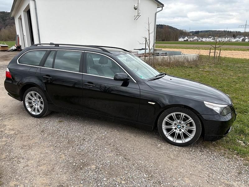 Gebraucht BMW 520 167 PS (122 kW) 2007 Schwarz Kombi