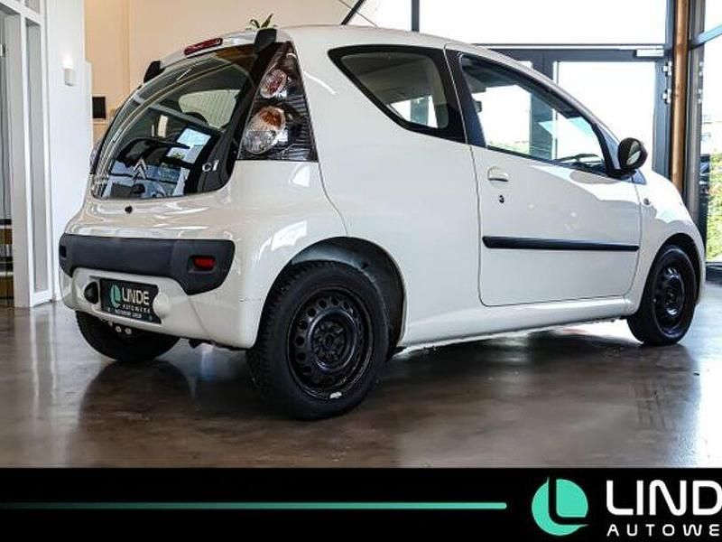 Gebraucht Citroën C1 Tendance 68 PS (50 kW) 2012 Weiß Kleinwagen