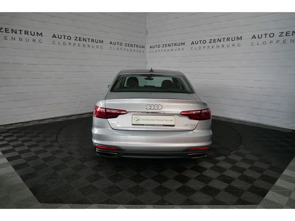 Gebraucht Audi A4 Basis 163 PS (119 kW) 2023 Silber Limousine