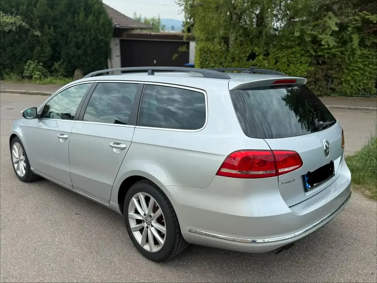 Gebraucht VW Passat 140 PS (102 kW) 2013 Silber Kombi