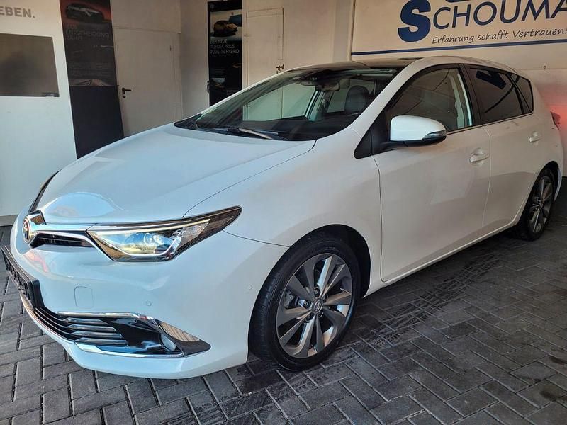 Gebraucht Toyota Auris Executive 116 PS (85 kW) 2016 Weiß Limousine