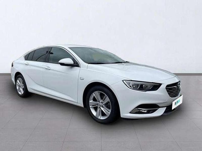 Gebraucht Opel Insignia Edition 140 PS (102 kW) 2017 Schneeweiss/summitwhite/arctic Limousine