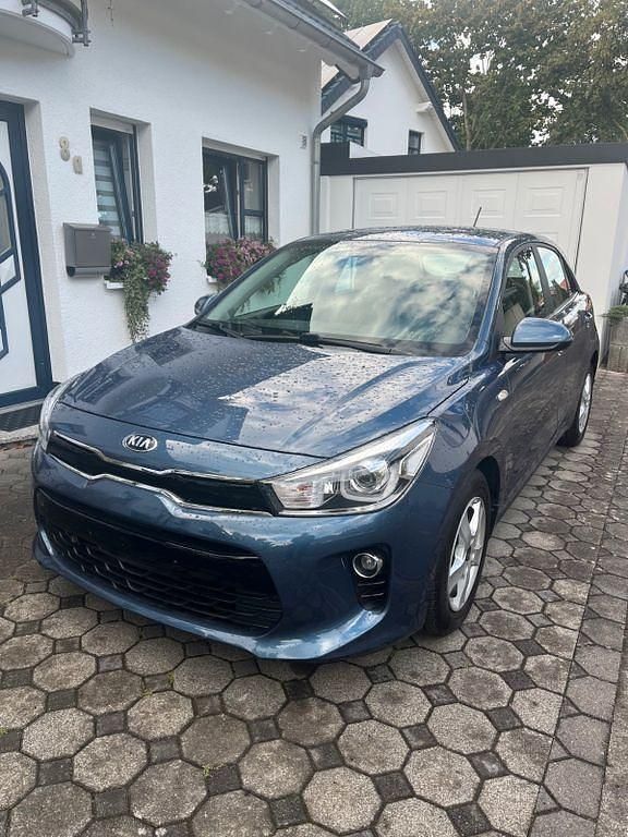 Blau Gebraucht 2019 Kia Rio DREAM-TEAM Edition Limousine | 13.999 € (Fairer Preis) - Bild 1/4