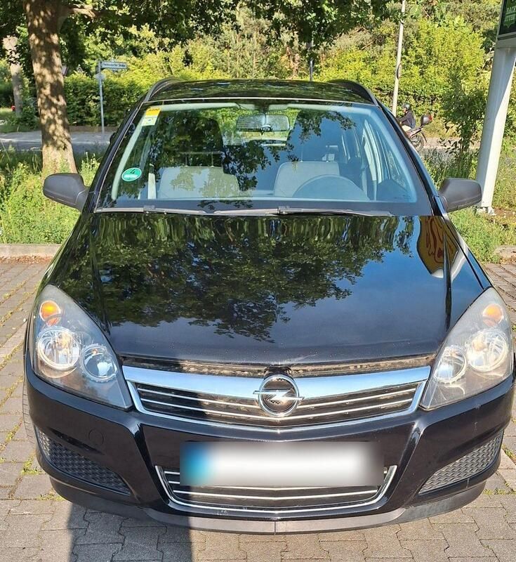 Schwarz Gebraucht 2010 Opel Astra Selection Kombi | 3.600 € (Guter Preis) - Bild 1/4