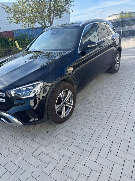 Gebraucht Mercedes GLC300e 194 PS (142 kW) 2021 Schwarz SUV