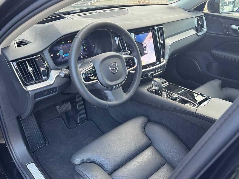 Gebraucht Volvo V60 Plus 398 PS (292 kW) 2025 Schwarz Kombi
