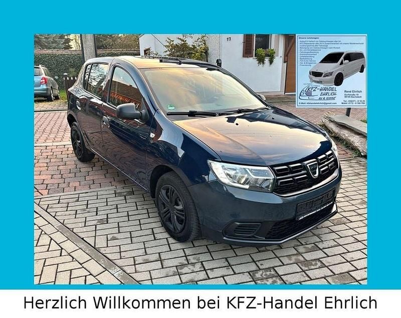 Blau Gebraucht 2017 Dacia Sandero Limousine | 3.999 € (Superpreis) - Bild 1/4